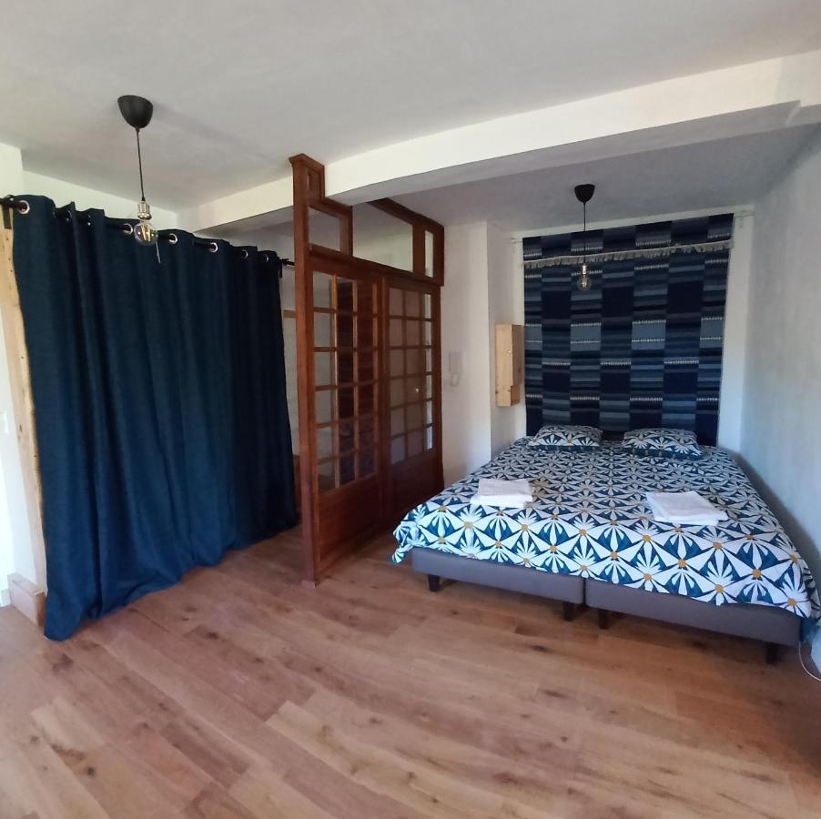 Loft Climatise "La Pinede", 50 M2, Tres Calme, 5 Mn A Pied Des Plages, Lit King Size La Seyne-sur-Mer Exterior foto