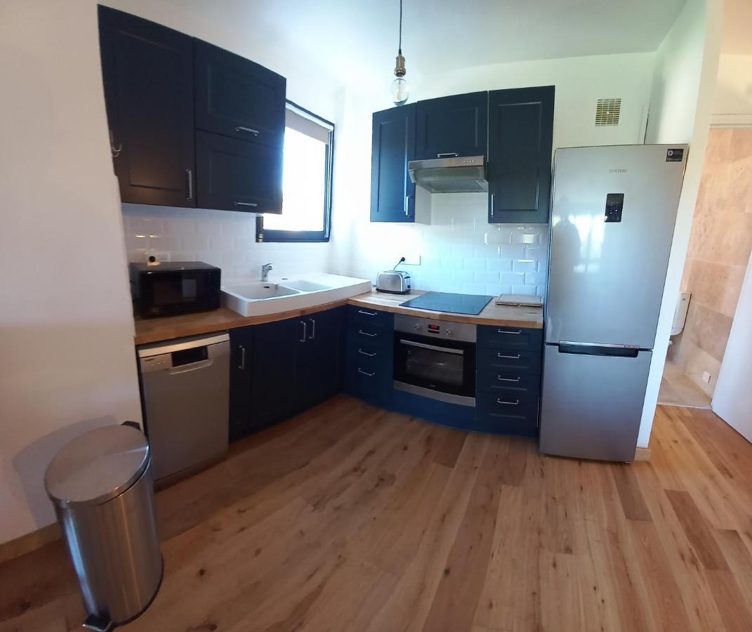 Loft Climatise "La Pinede", 50 M2, Tres Calme, 5 Mn A Pied Des Plages, Lit King Size La Seyne-sur-Mer Exterior foto
